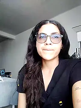 Snapshot of 02julieta chatting on October 24, 6:40 pm 02julieta online show from October 24, 6:40 pm