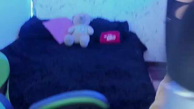 elissa iris online show from April 19, 1:50 am