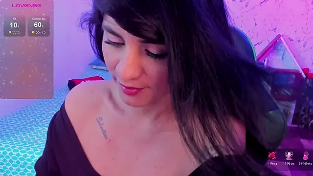 Snapshot of elissa_iris chatting on December 14, 2:07 am elissa iris online show from December 14, 2:07 am