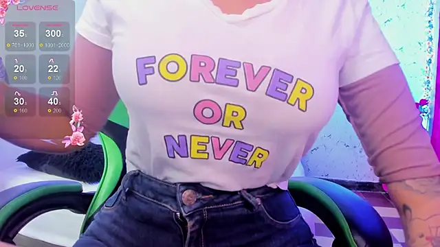 Snapshot of elissa_iris chatting on November 1, 2:51 am elissa iris online show from November 1, 2:51 am