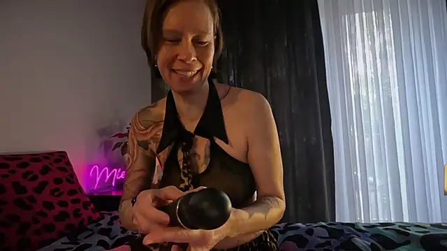 SexyExclusiveflower online show from April 12, 7:44 am