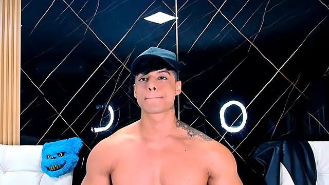 Owen Muzcle online show from October 30, 6:12 am