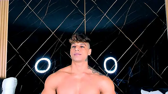 Owen Muzcle online show from October 24, 5:39 am