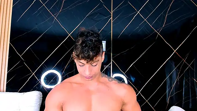 Owen Muzcle online show from October 1, 4:33 pm