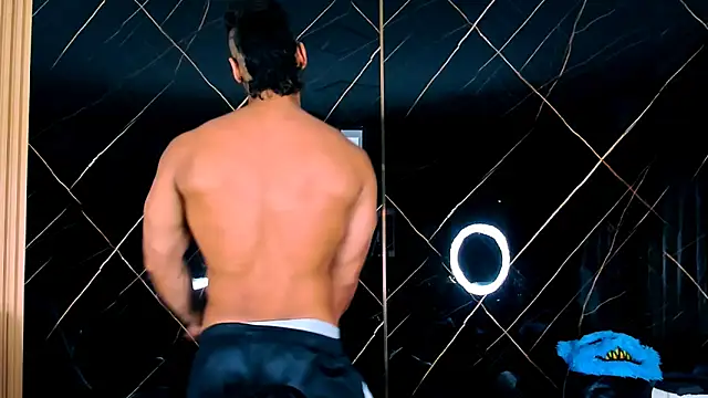 Owen Muzcle online show from October 22, 4:01 am