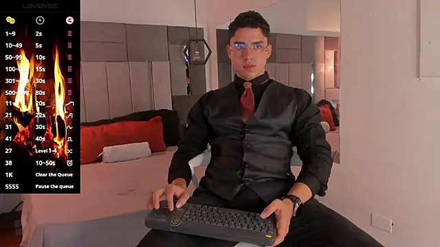 LiamNovak online show from November 27, 12:49 pm