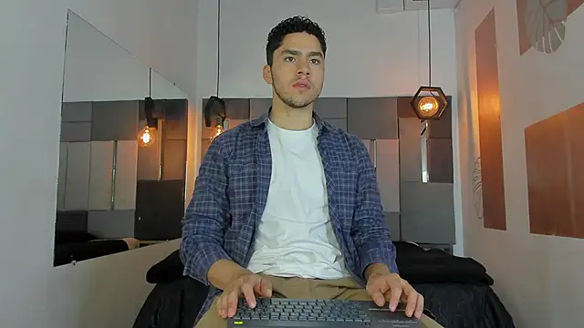 LiamNovak online show from February 11, 12:49 pm