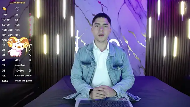 LiamNovak online show from November 22, 12:15 pm