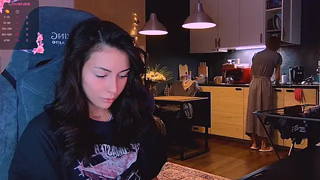 KatiKate online show from November 3, 5:05 pm