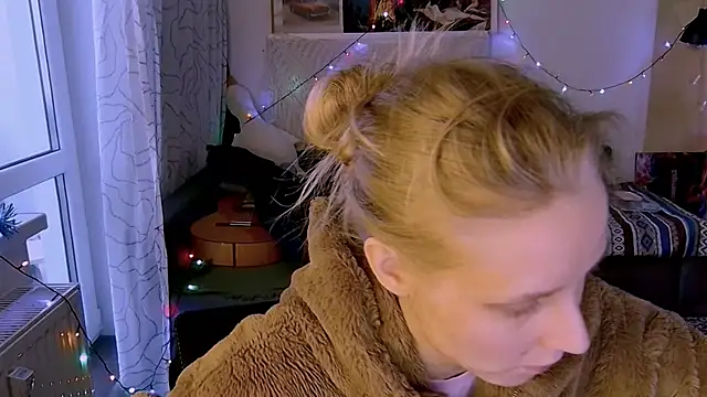 KatiKate online show from February 3, 1:51 pm