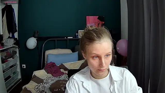 KatiKate online show from May 4, 3:15 pm