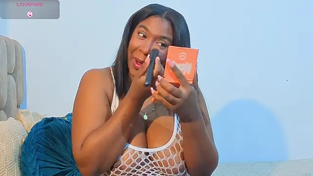 KloheCurvy online show from November 26, 2:17 pm