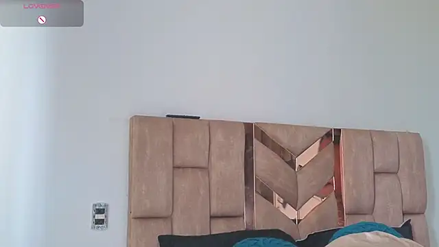 KloheCurvy online show from April 13, 1:26 pm