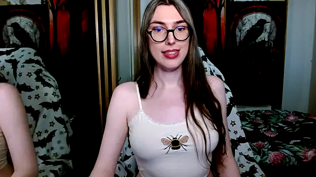 Snapshot of bluerose00 chatting on October 17, 7:15 pm bluerose00 online show from October 17, 7:15 pm