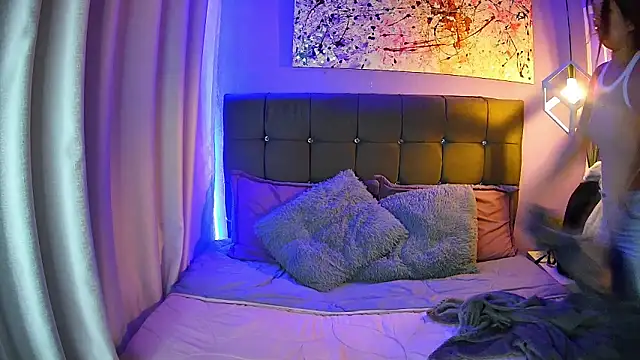 ShyVibes  online show from February 6, 8:05 pm