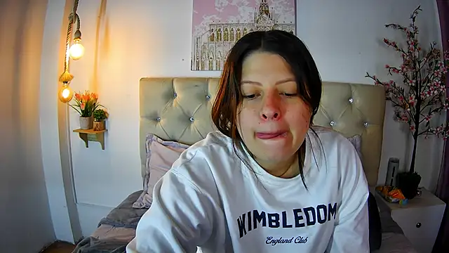 ShyVibes  online show from February 8, 7:22 pm