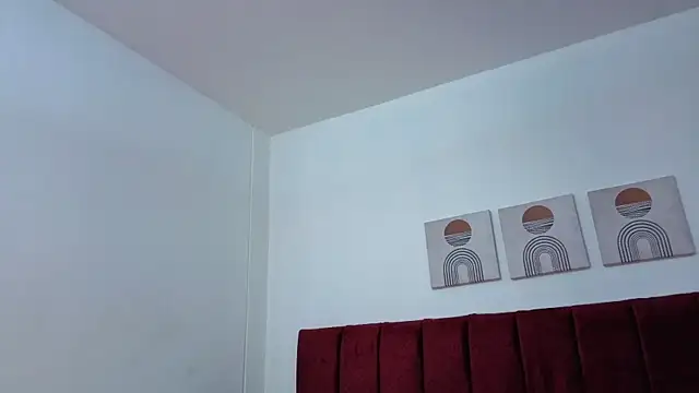 Snapshot of selena_castillo chatting on November 14, 12:09 pm selena castillo online show from November 14, 12:09 pm