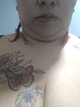 Snapshot of selena_castillo chatting on November 2, 1:38 pm selena castillo online show from November 2, 1:38 pm