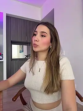SophieRaily  online show from February 12, 9:01 pm