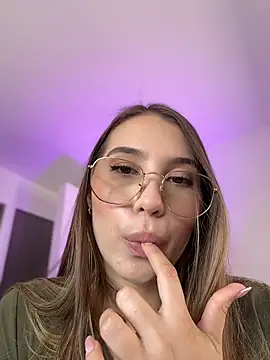 SophieRaily  online show from November 14, 6:44 pm