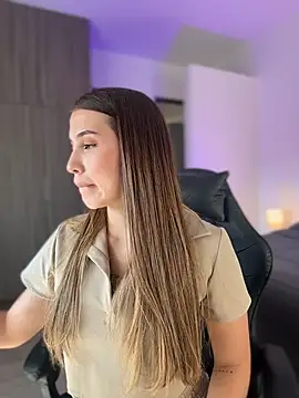 SophieRaily  online show from November 24, 6:08 pm