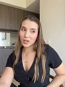 SophieRaily  online show from March 18, 8:59 pm