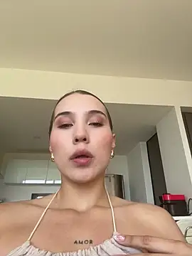 SophieRaily  online show from October 29, 7:02 pm