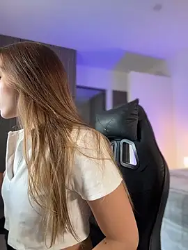 SophieRaily  online show from November 11, 10:26 pm