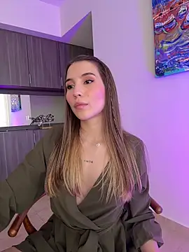 SophieRaily  online show from February 26, 9:42 pm