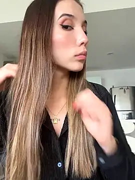 SophieRaily  online show from September 10, 7:13 pm