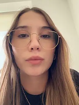 SophieRaily  online show from September 17, 7:05 pm