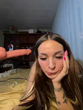 DreamKarina online show from December 4, 8:08 pm