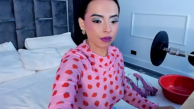 MiiaaMoonroee online show from September 12, 7:57 pm