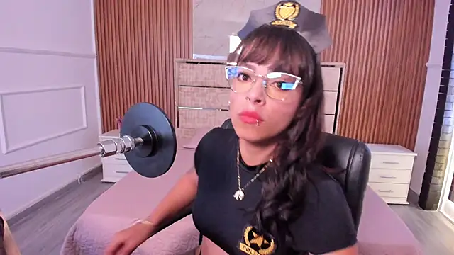 MiiaaMoonroee online show from January 12, 8:15 pm