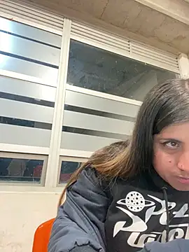 Snapshot of girl_anni chatting on February 26, 1:14 am girl anni online show from February 26, 1:14 am