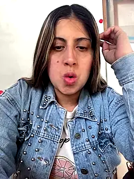 Snapshot of girl_anni chatting on October 1, 12:09 pm girl anni online show from October 1, 12:09 pm