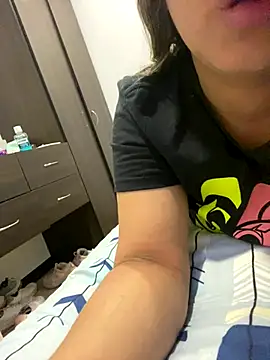 Snapshot of girl_anni chatting on October 13, 8:54 pm girl anni online show from October 13, 8:54 pm
