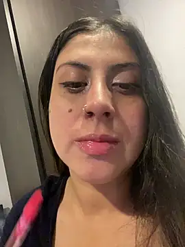 Snapshot of girl_anni chatting on March 18, 7:01 pm girl anni online show from March 18, 7:01 pm
