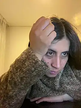 Snapshot of girl_anni chatting on March 2, 3:13 am girl anni online show from March 2, 3:13 am