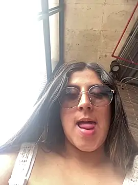 Snapshot of girl_anni chatting on February 26, 7:10 pm girl anni online show from February 26, 7:10 pm