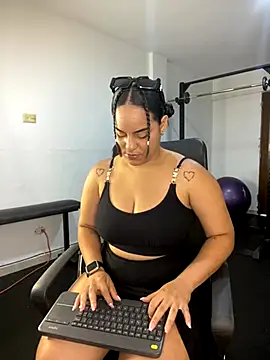Violetrousse online show from October 12, 7:04 pm