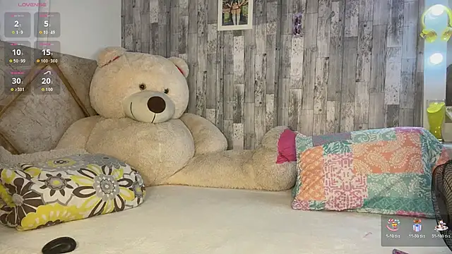 Violetrousse online show from October 25, 9:15 pm