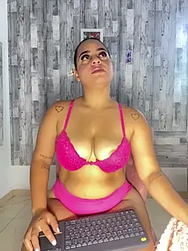 Violetrousse online show from April 1, 5:10 pm