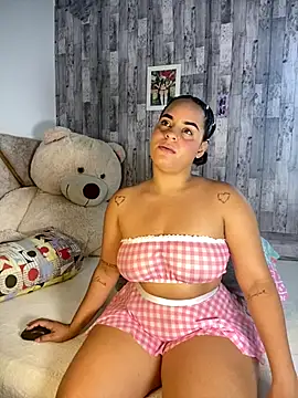 Violetrousse online show from November 4, 1:15 pm