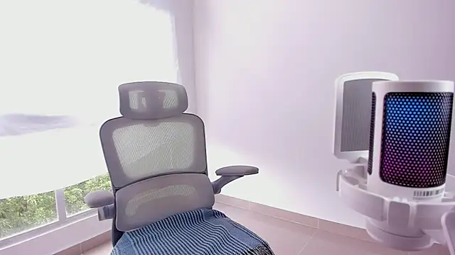 Snapshot of Sakito_Tokio chatting on December 15, 8:25 pm Sakito Tokio online show from December 15, 8:25 pm