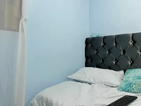 Snapshot of maite_horny chatting on December 17, 12:01 am maite horny online show from December 17, 12:01 am