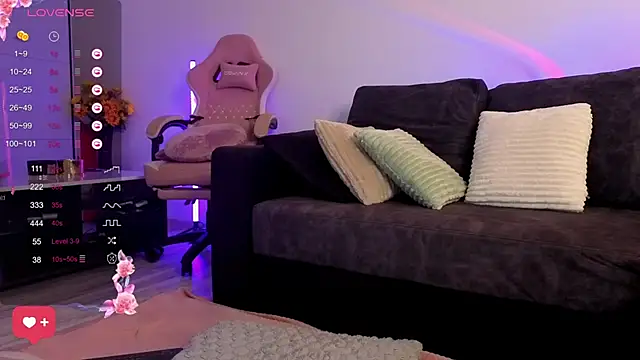 KimSkyex online show from March 3, 2:24 pm