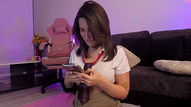 KimSkyex online show from October 31, 10:01 am