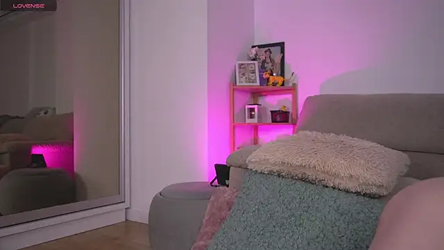 Snapshot of Mona_Lisss chatting on September 20, 11:04 am Mona Lisss online show from September 20, 11:04 am