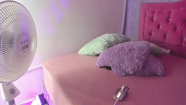 eva luxee online show from December 19, 6:56 am